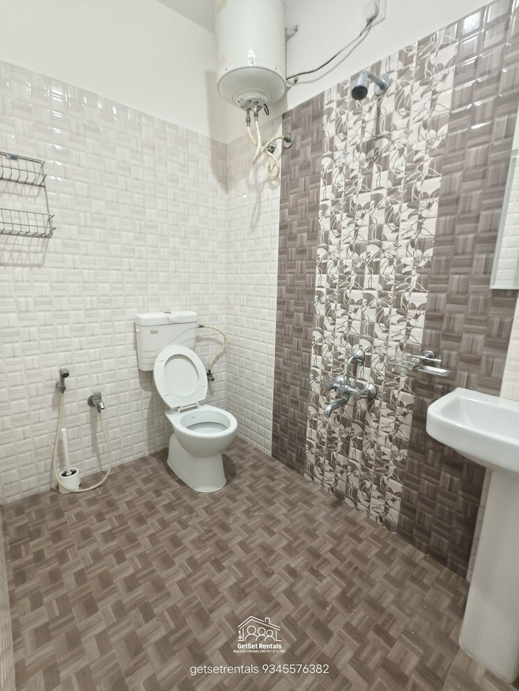 Bathroom, hsr layout 2 Bedroom 1200 Sq.Ft. Builder Floor In Hsr Layout Bangalore 8816393