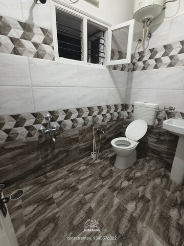 Parking in 2 BHK Builder Floor at Hsr Layout – for Rent