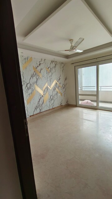 Room in 3 BHK Builder Floor at DLF City Phase IV, Dlf Phase iv – for Rent