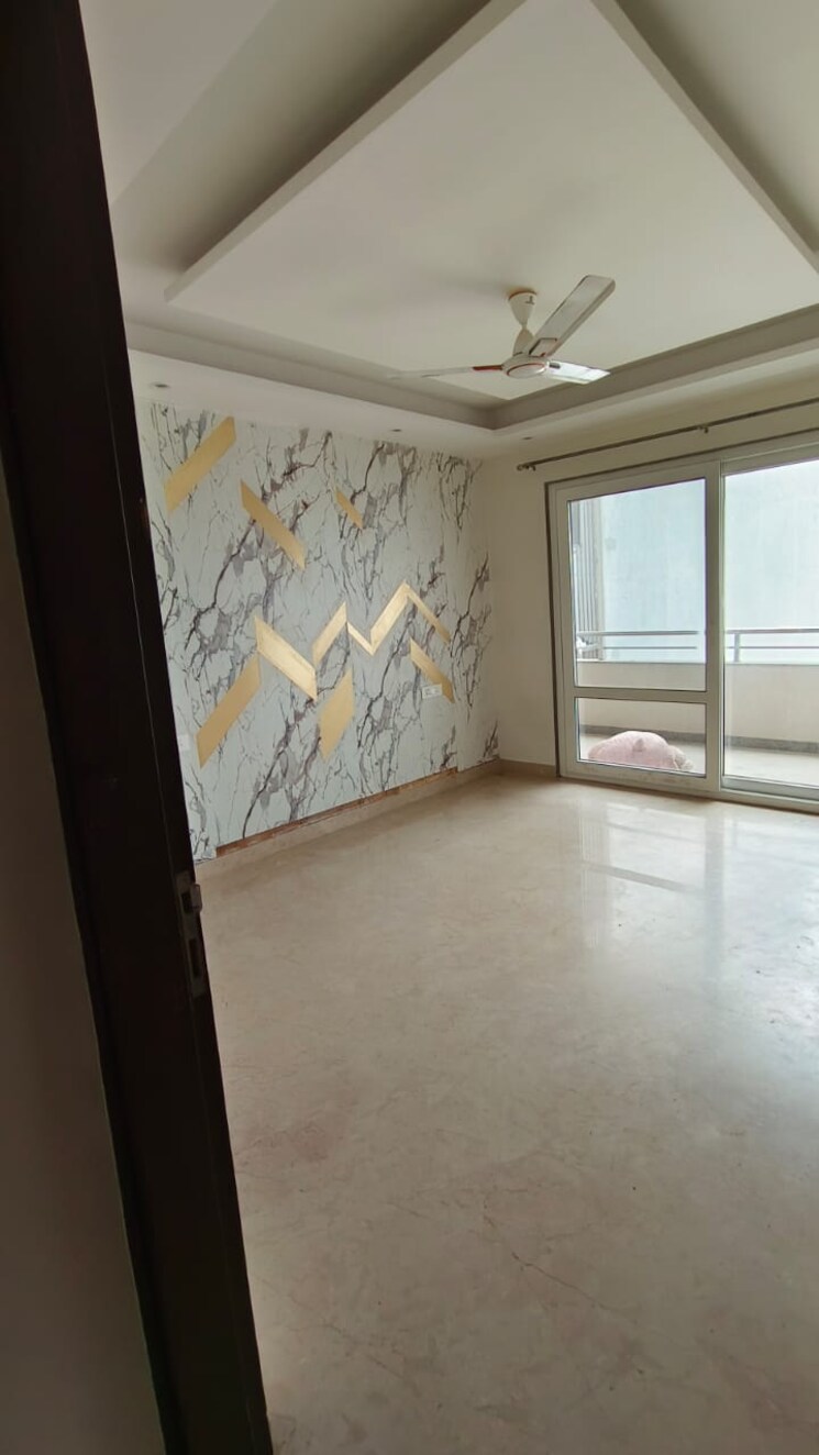 Room, dlf-city-phase-iv 3 Bedroom 270 Sq.Yd. Builder Floor In Dlf Phase iv Gurgaon 8816405