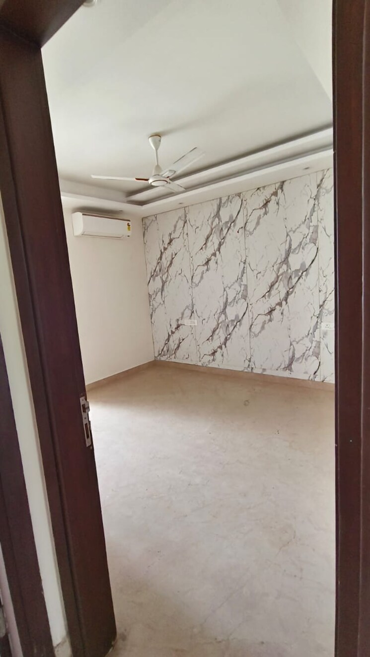 Room, dlf-city-phase-iv 3 Bedroom 270 Sq.Yd. Builder Floor In Dlf Phase iv Gurgaon 8816405