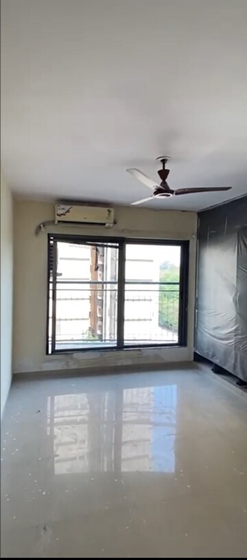 Room in 2 BHK Apartment at Neelkanth Greens, Manpada – for Rent