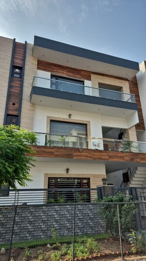 6+ BHK Independent House For Sale in Aerocity