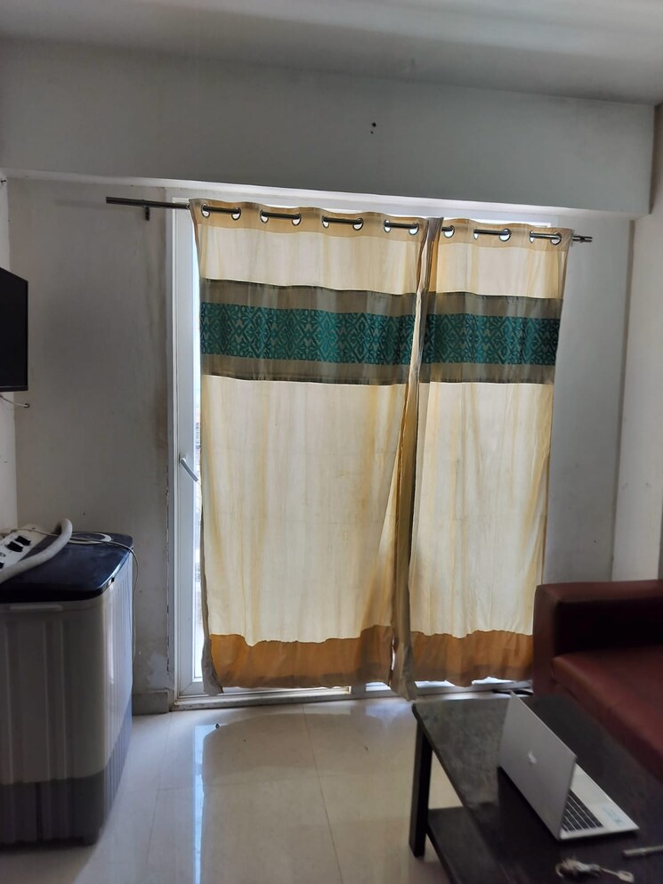 Living Room, signature-the-serenas 2 Bedroom 724 Sq.Ft. Apartment In Sohna Sector 36 Gurgaon 8816456