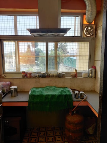 Kitchen in 3 BHK Builder Floor at Mahanagar – for Rent