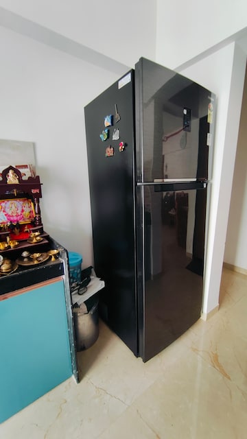 Furnished Amenities in 3 BHK Apartment at Mahavir Square, Manpada – for Rent