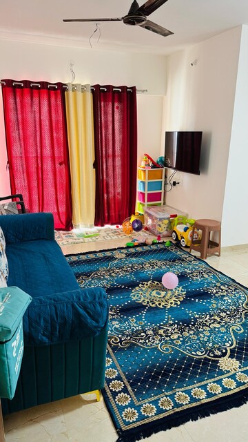 Bedroom in 3 BHK Apartment at Mahavir Square, Manpada – for Rent