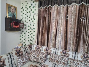 Bedroom in 2.5 BHK Builder Floor at Laxmi Nagar – for Sale