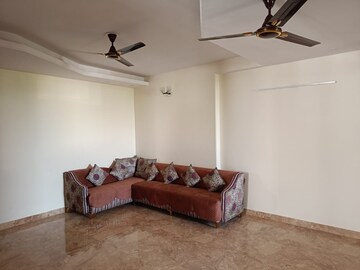 Bedroom in 2 BHK Builder Floor at Sector 57 – for Rent