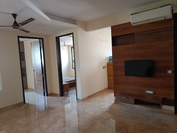 Room, sector 57 2 Bedroom 2000 Sq.Ft. Builder Floor In Sector 57 Gurgaon 8816517