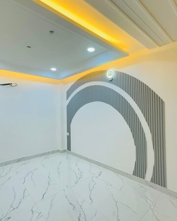 Building Lobby in 3 BHK Builder Floor at Sector 3 Dwarka – for Sale
