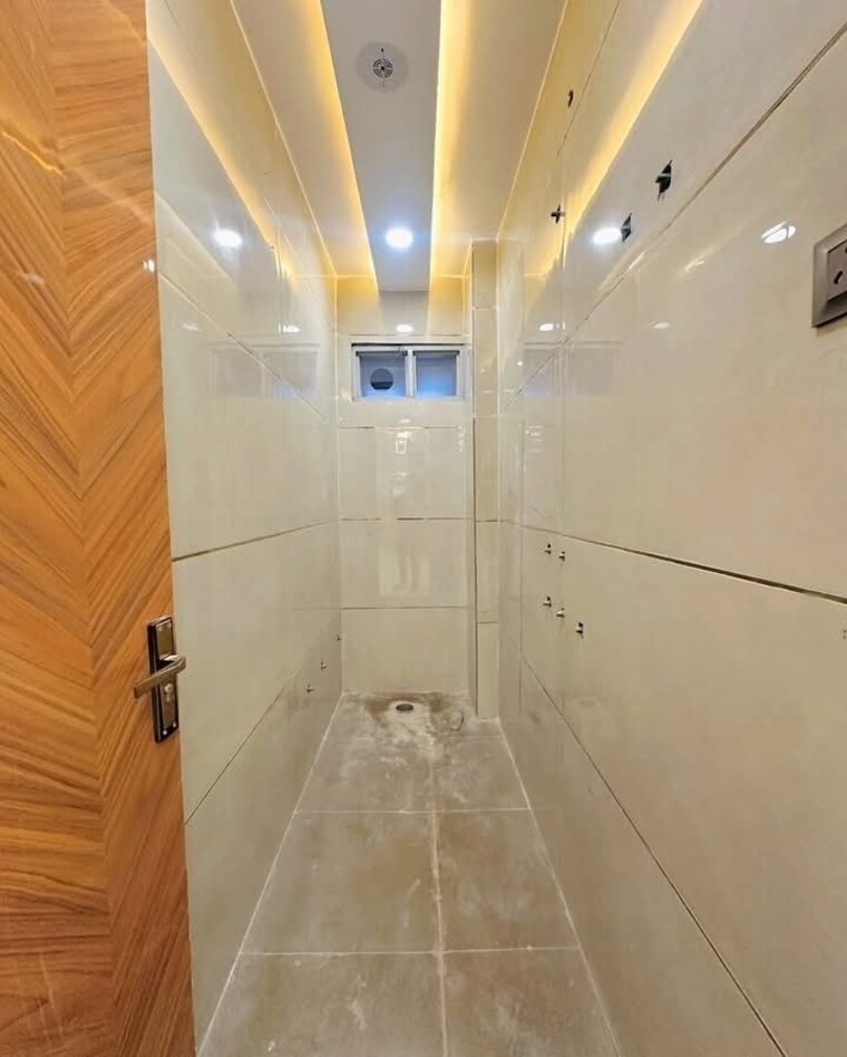 Bathroom, sector 3 dwarka 3 Bedroom 1000 Sq.Ft. Builder Floor In Sector 3 Dwarka Delhi 8816522