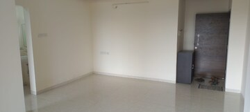 Room in 4 BHK Apartment at Rashi Tower, Goregaon East – for Rent