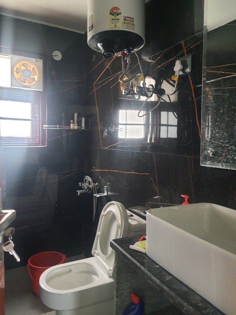 Attached Bathroom, bharari 3 Bedroom 1000 Sq.Ft. Apartment In Bharari Shimla 8816562