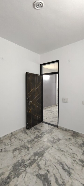 Room in 2 BHK Builder Floor at Uttam Nagar – for Rent