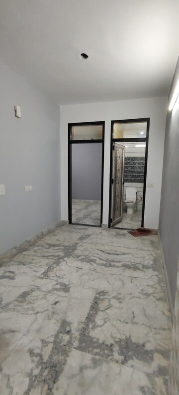 Room in 2 BHK Builder Floor at Uttam Nagar – for Rent
