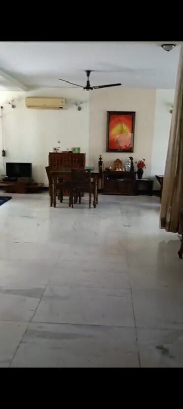 Living Room in 3 BHK Builder Floor at SS Mayfield Gardens, Sector 51 – for Rent