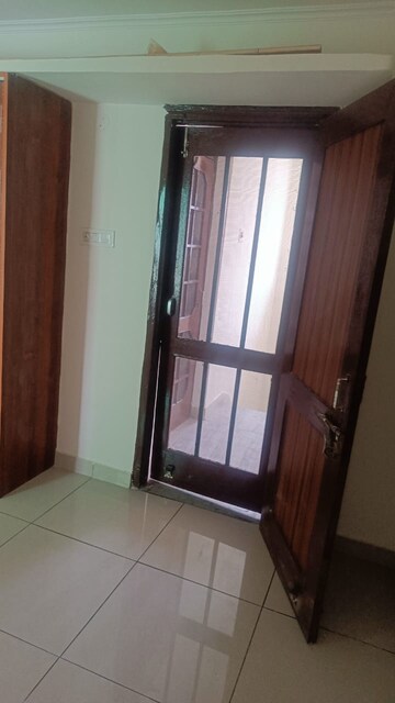 Room in 3 BHK Builder Floor at Sector 22 – for Rent