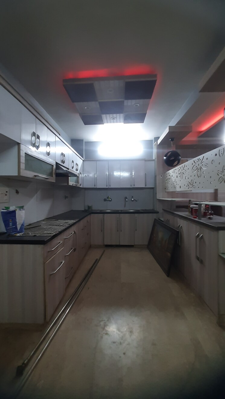 Kitchen, hari nagar 3 Bedroom 200 Sq.Yd. Builder Floor In Hari Nagar Delhi 8816579