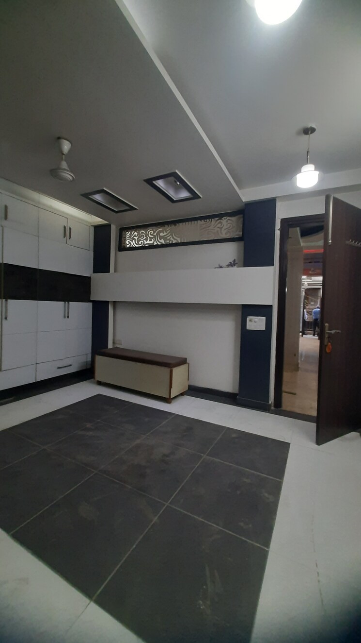 Kitchen, hari nagar 3 Bedroom 200 Sq.Yd. Builder Floor In Hari Nagar Delhi 8816579
