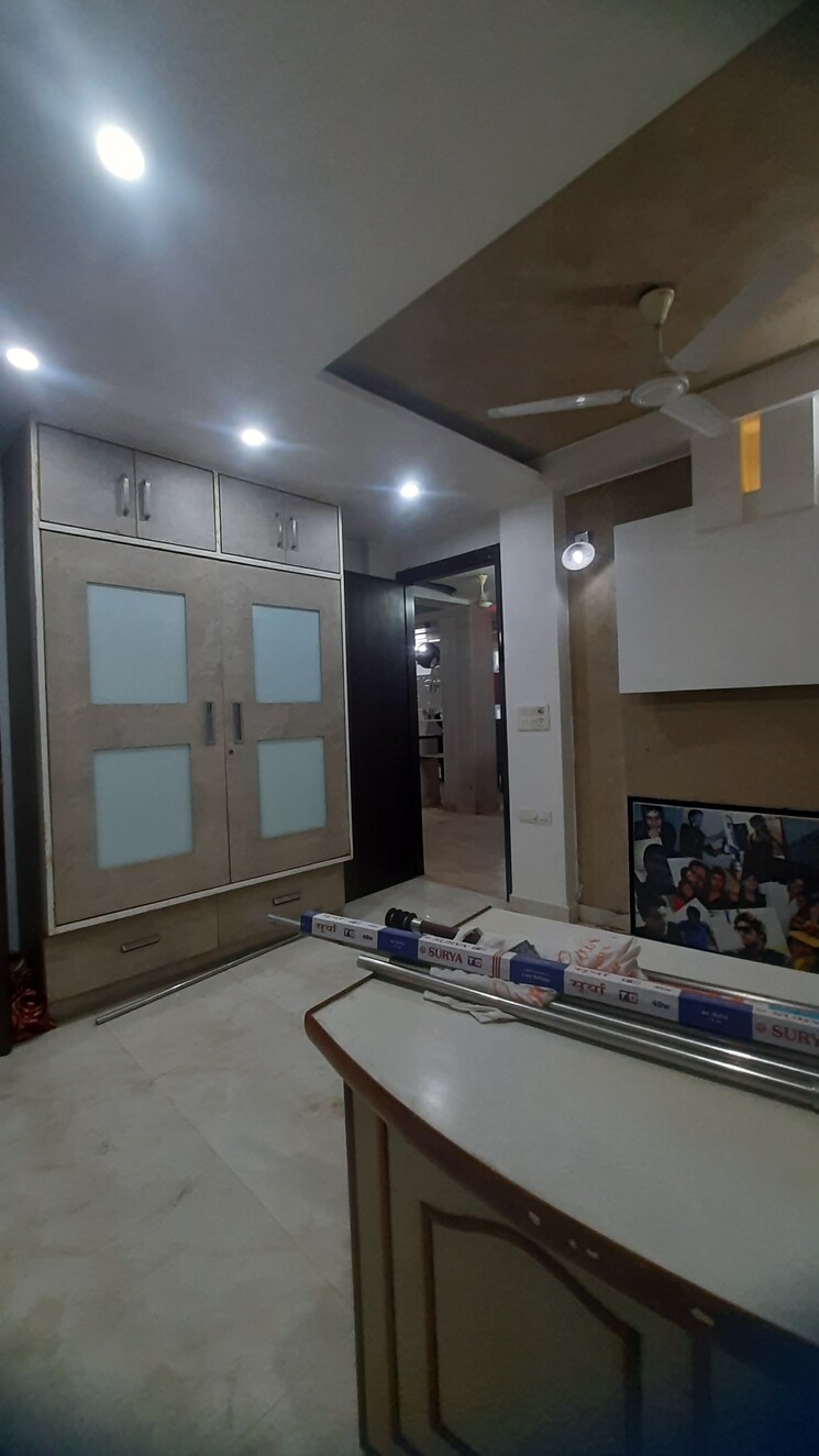 undefined, hari nagar 3 Bedroom 200 Sq.Yd. Builder Floor In Hari Nagar Delhi 8816579