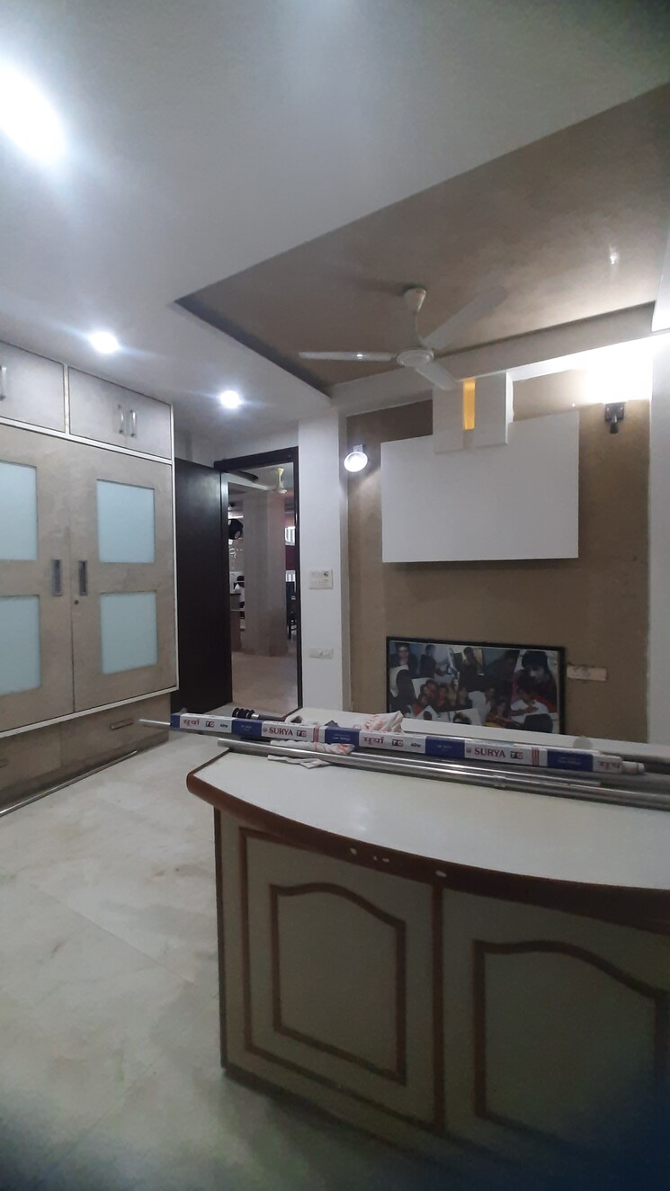 Kitchen, hari nagar 3 Bedroom 200 Sq.Yd. Builder Floor In Hari Nagar Delhi 8816579