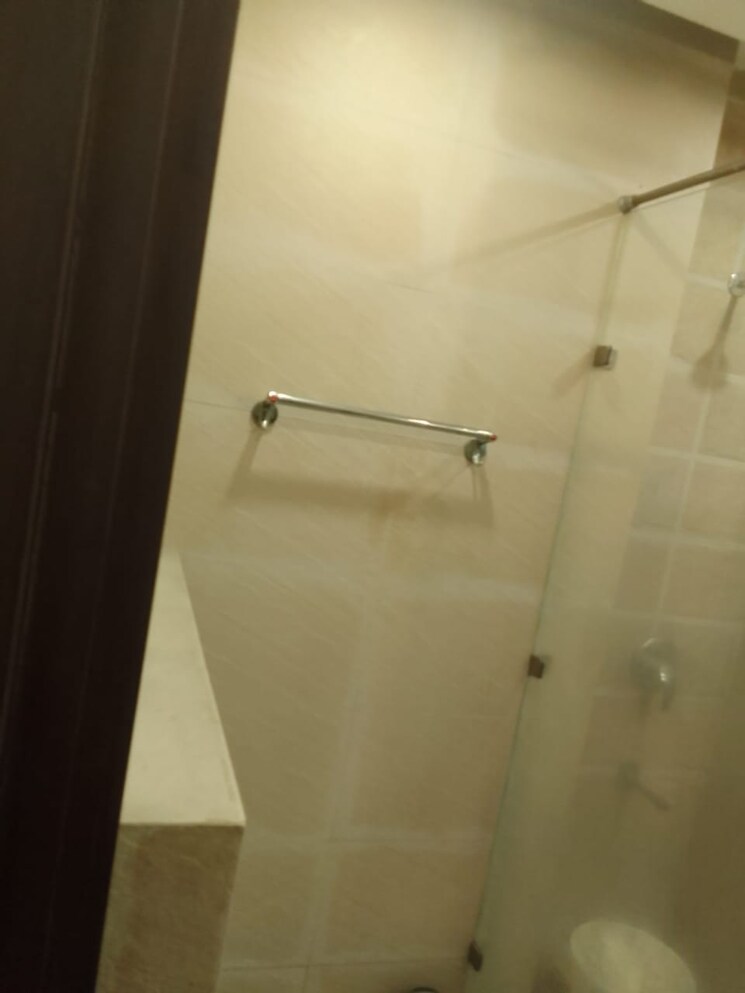 Bathroom, greater kailash i 3 Bedroom 1850 Sq.Ft. Apartment In Greater Kailash I Delhi 8816574