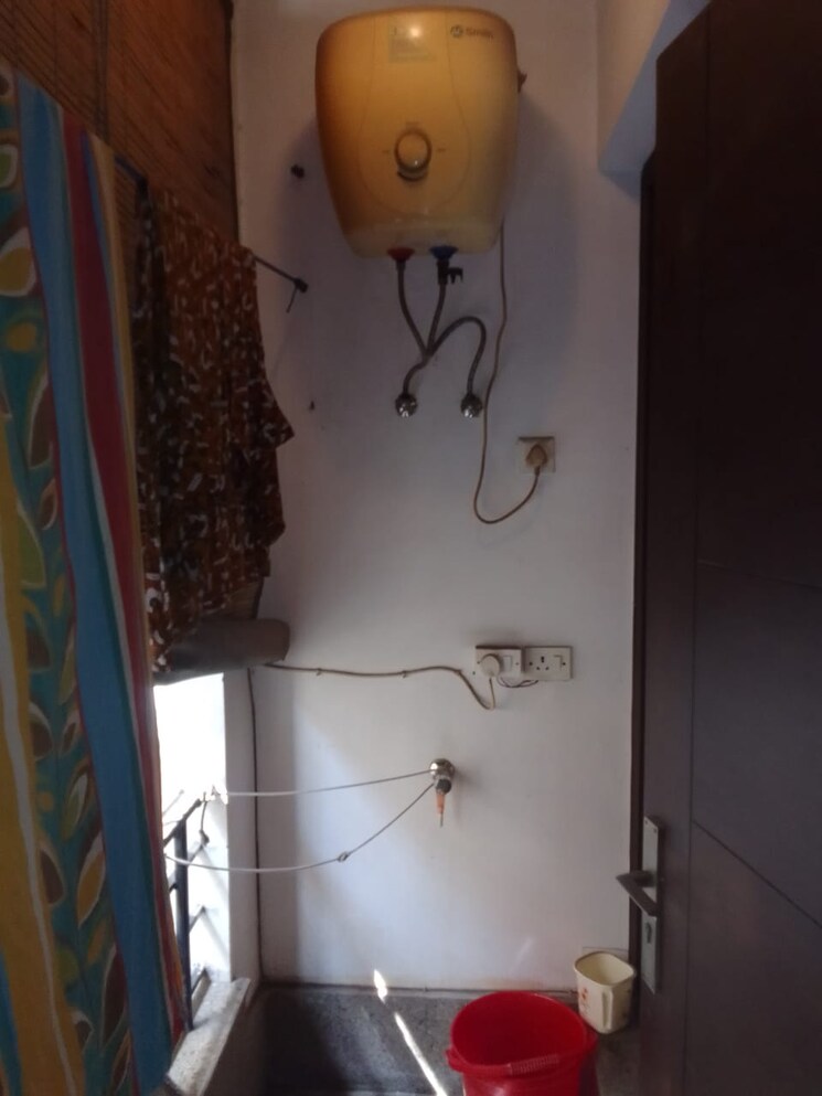 Bathroom, greater kailash i 3 Bedroom 1850 Sq.Ft. Apartment In Greater Kailash I Delhi 8816574