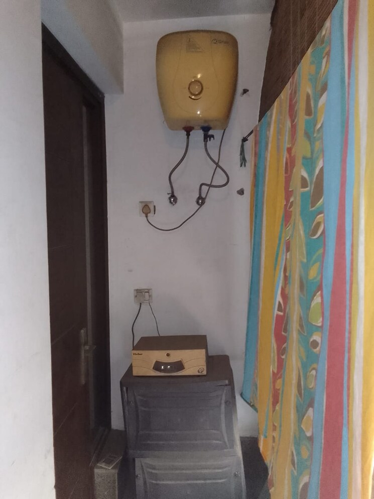 Room, greater kailash i 3 Bedroom 1850 Sq.Ft. Apartment In Greater Kailash I Delhi 8816574