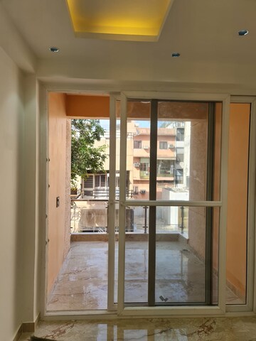 Room in 3 BHK Apartment at Saket – for Sale