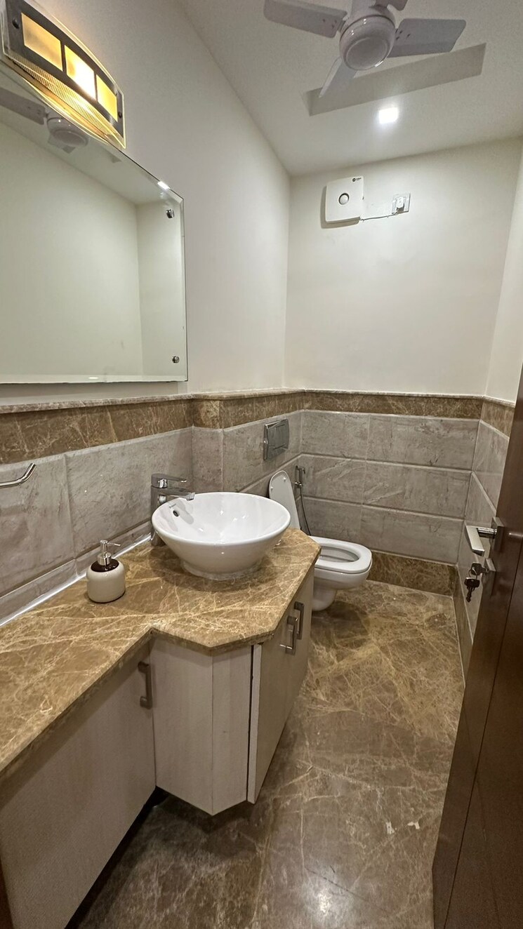 Bathroom, boutique-residential-apartments-c-253 3 Bedroom 3000 Sq.Ft. Apartment In Defence Colony Delhi 8816617