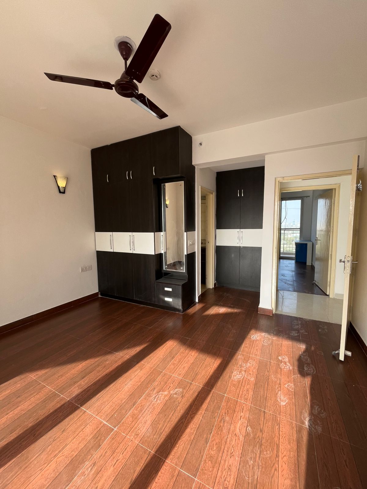 3 BHK Apartment For Rent in SS The Coralwood