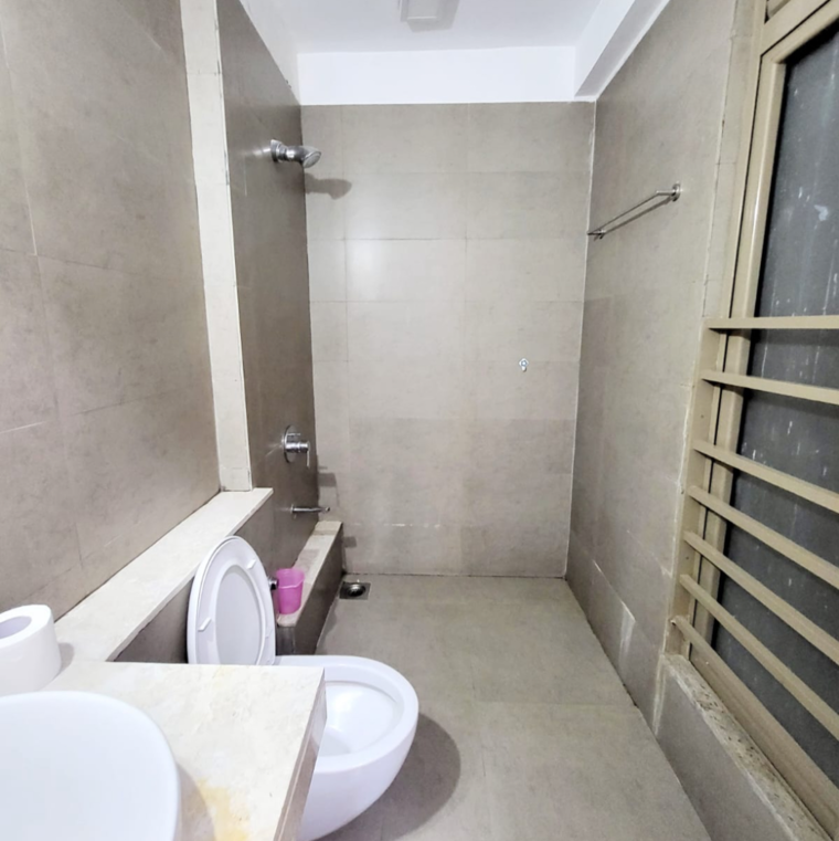 Bathroom, juhu 3 Bedroom 1250 Sq.Ft. Apartment In Juhu Mumbai 8816667