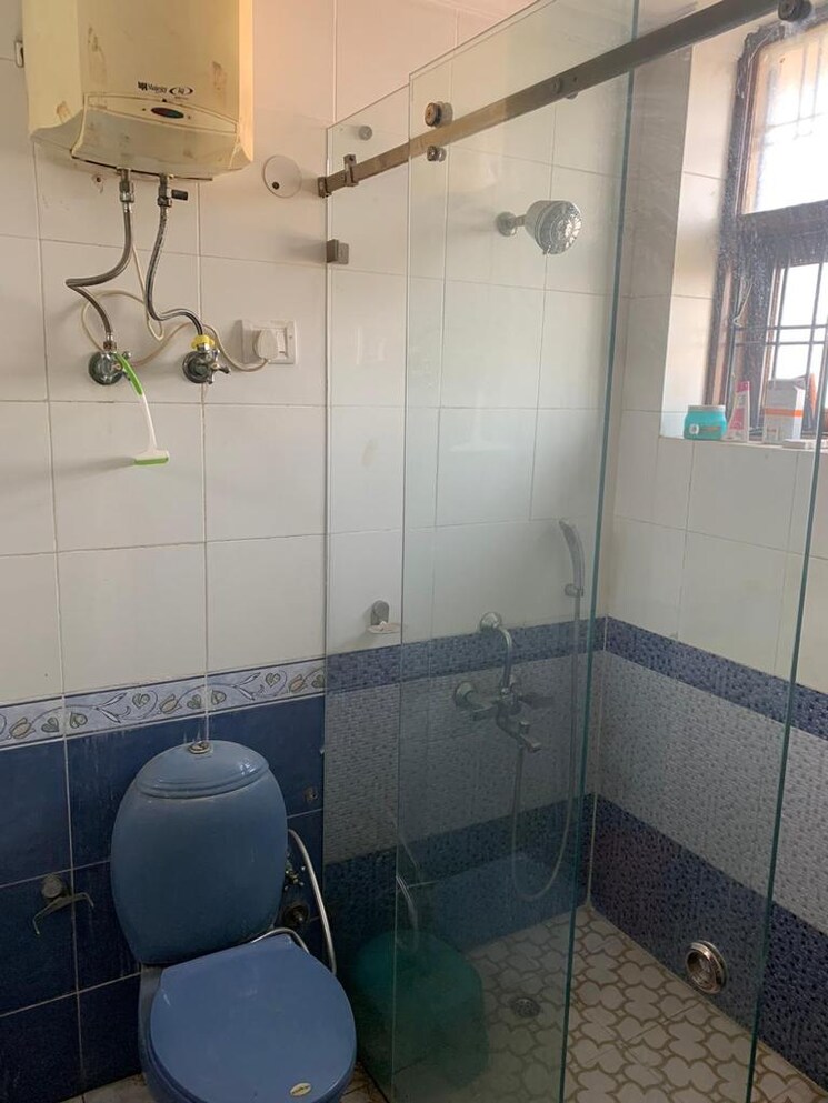 Attached Bathroom, jal-vidyut-apartment 3.5 Bedroom 1500 Sq.Ft. Apartment In Sector 21c Faridabad 8816680