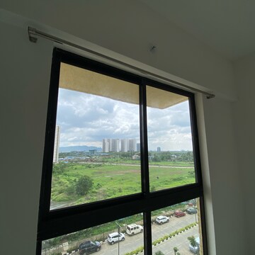 Room in 2 BHK Apartment at Runwal Gardens, Bhadra Nagar – for Rent