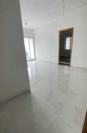 Room in 3 BHK Apartment at Hi Tech City – for Sale