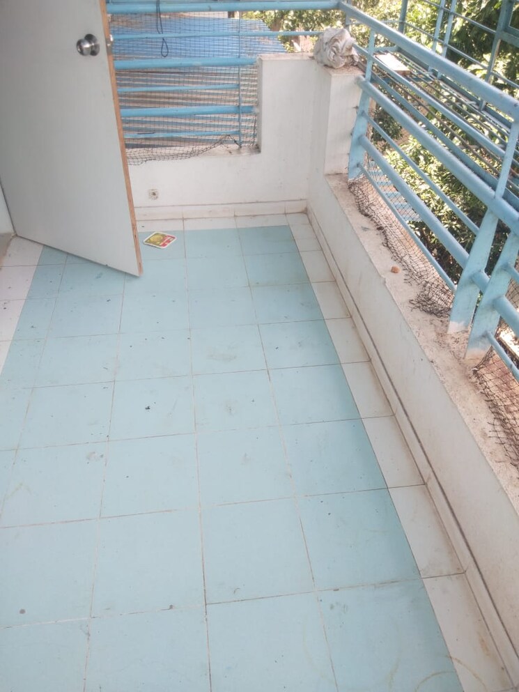 Balcony, oxford-blues 1 Bedroom 500 Sq.Ft. Apartment In Wanowrie Pune 8816707