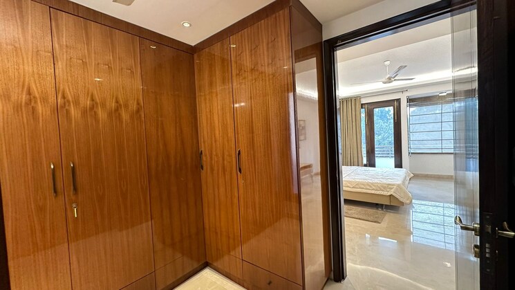 Room, defence colony 3 Bedroom 2850 Sq.Ft. Apartment In Defence Colony Delhi 8816710