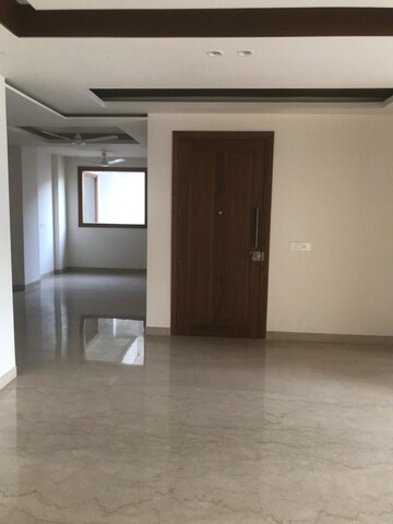 Room in 3 BHK Apartment at Defence Colony – for Rent
