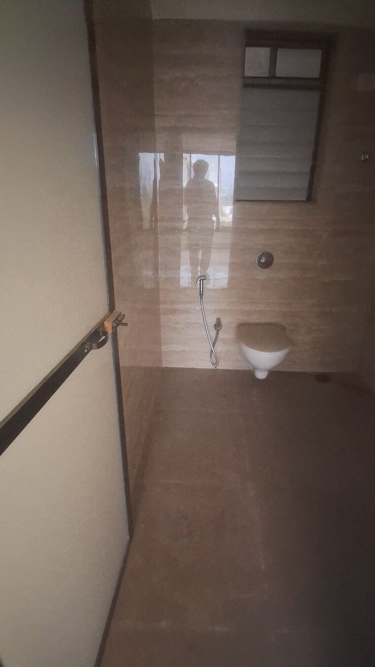 Bathroom, adarsh-apartment-santacruz 1 Bedroom 450 Sq.Ft. Apartment In Santacruz East Mumbai 8816729