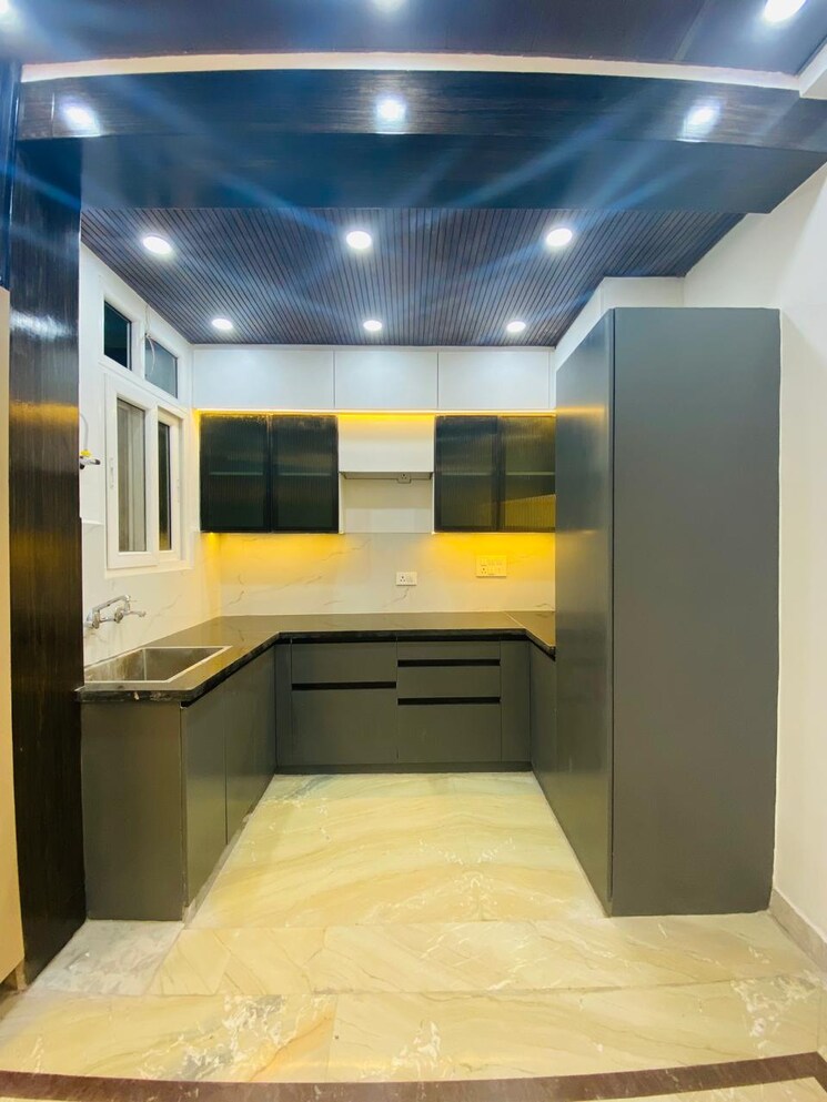 Kitchen, mahagun-mansion-i-and-ii 3 Bedroom 1500 Sq.Ft. Apartment In Vaibhav Khand Ghaziabad 8816733