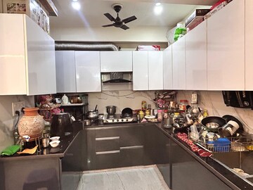 Kitchen in 4 BHK Builder Floor at SS Southend Floors, South City 2 – for Rent