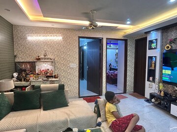 Living Room in 4 BHK Builder Floor at SS Southend Floors, South City 2 – for Rent