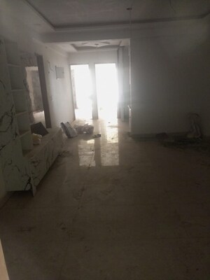 Room in 2.5 BHK Apartment at Palm Height, Bisrakh Jalalpur – for Sale