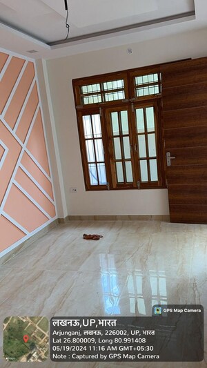 Room in 3 BHK Independent House at Sultanpur Road – for Sale