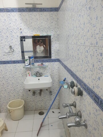 Bathroom in 4 BHK Villa at Vibhuti Khand – for Rent