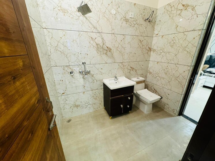 Attached Bathroom, kharar 2 Bedroom 110 Sq.Yd. Apartment In Kharar Mohali 8816793