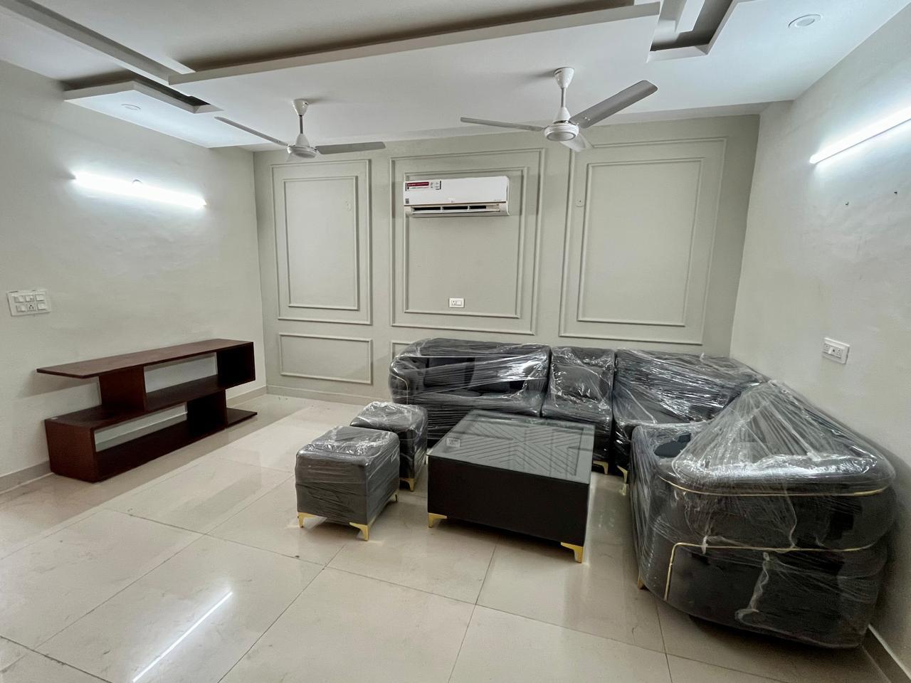 3 BHK + Pooja Room,Servant Room,Study Room,Extra Room Builder Floor For Sale in Sunny Enclave 