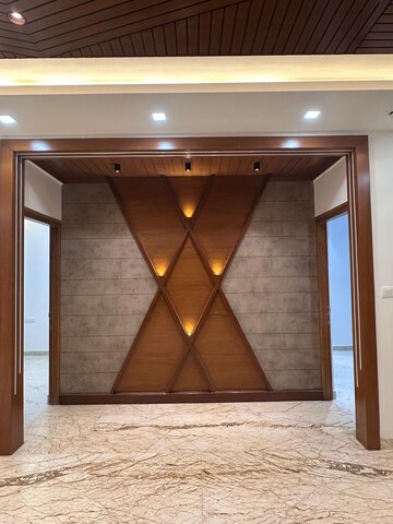 Furnished Amenities in 4 BHK Apartment at Benson Apartments, Benson Town – for Rent