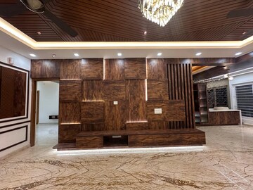Living Room in 4 BHK Apartment at Benson Apartments, Benson Town – for Rent